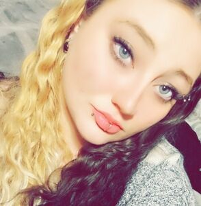 Meet your Posher, Becca